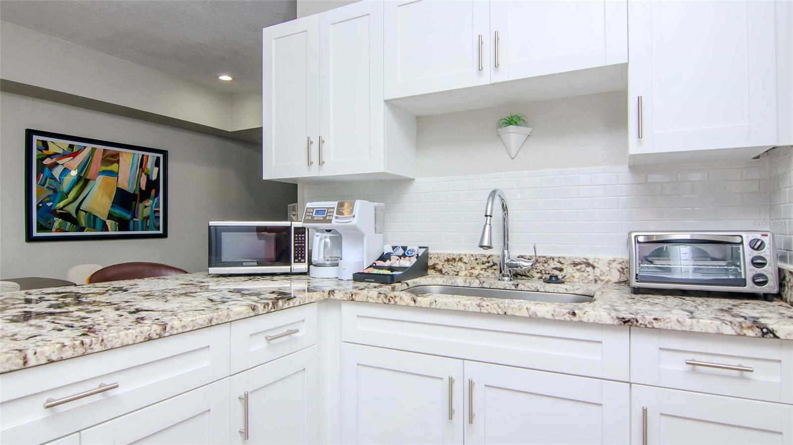 Image 10 of 78 For 213 Warren Avenue