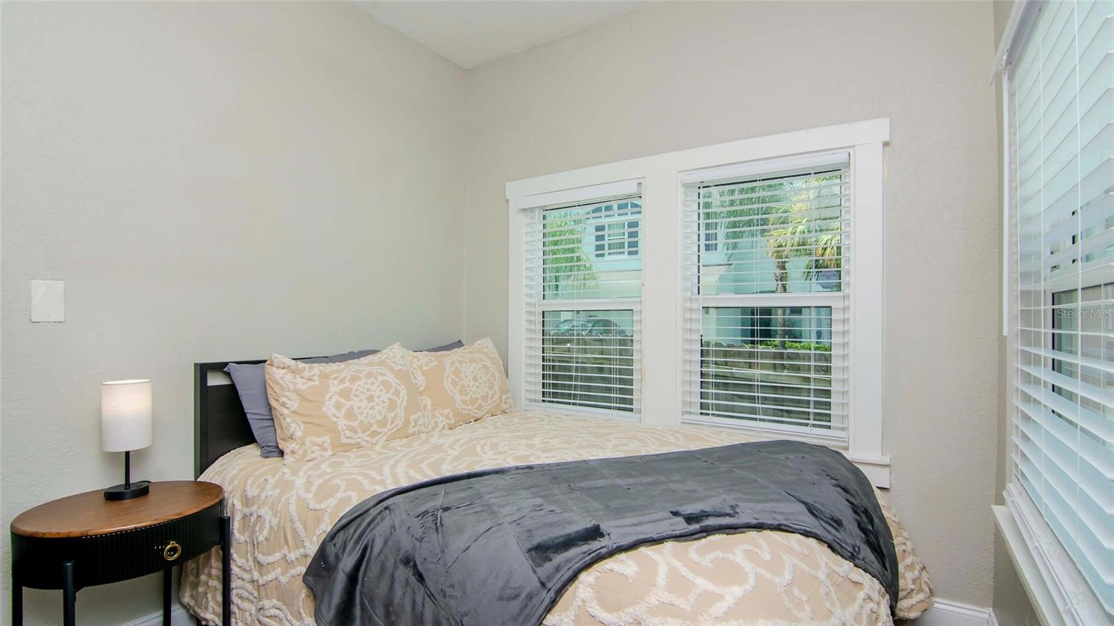 Image 33 of 78 For 213 Warren Avenue