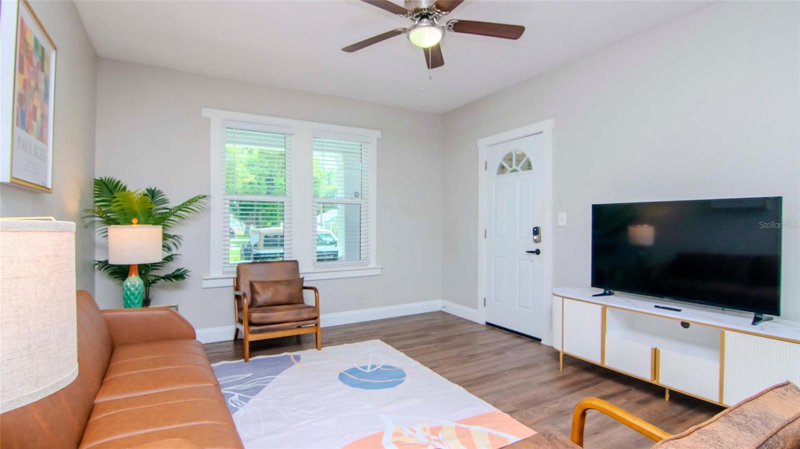 Image 5 of 78 For 213 Warren Avenue