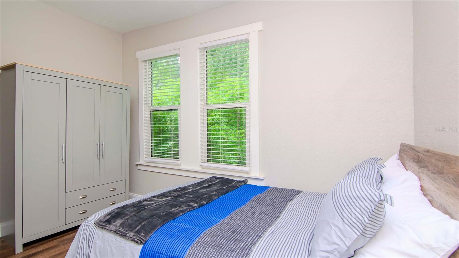 Image 50 of 78 For 213 Warren Avenue