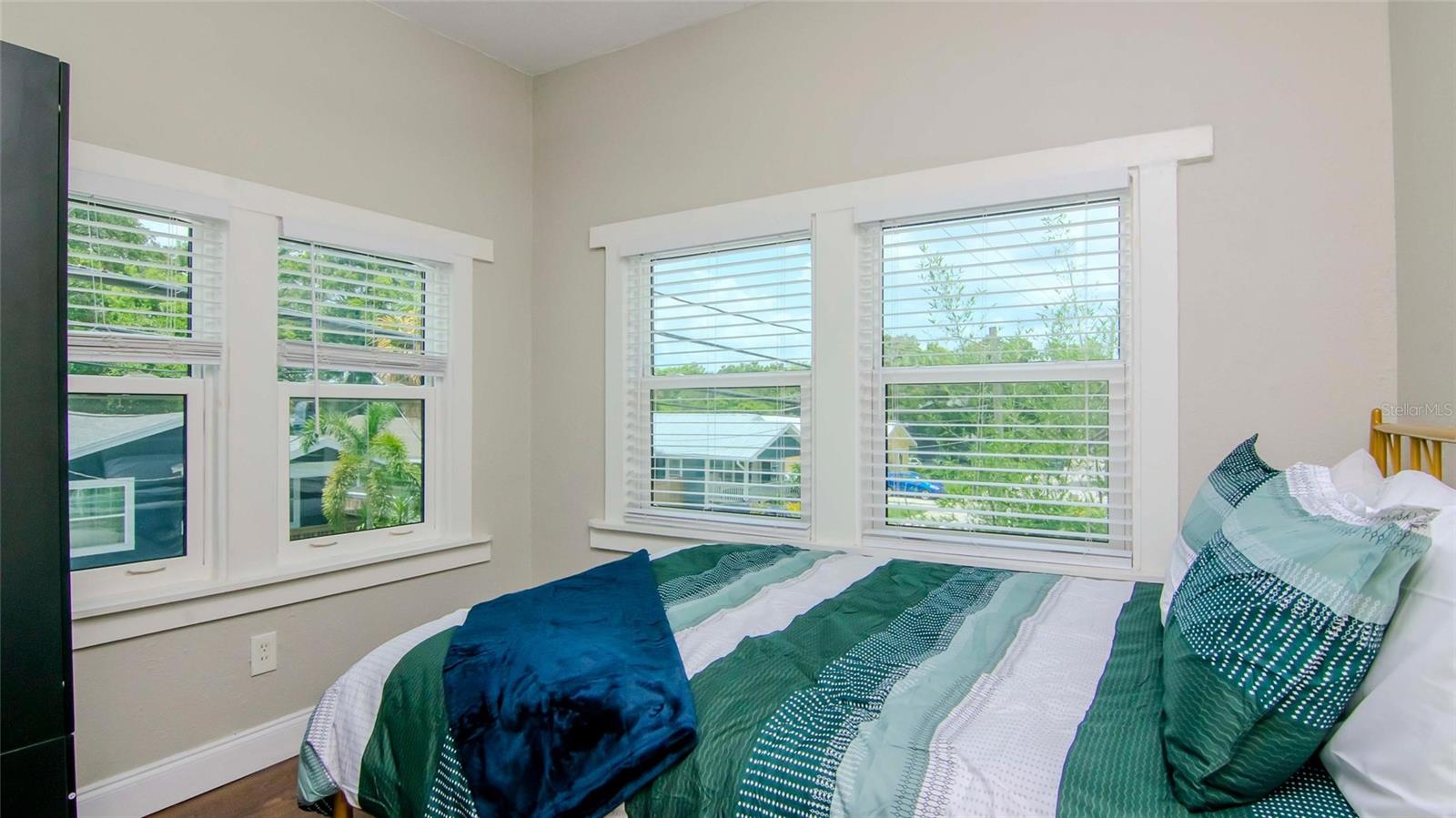 Image 63 of 78 For 213 Warren Avenue