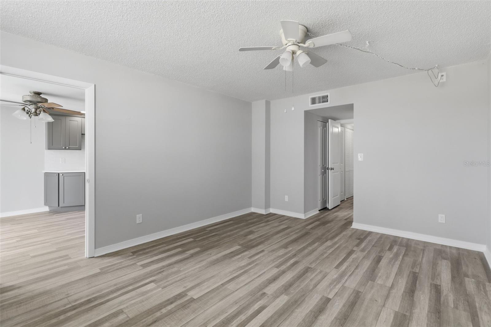 Image 12 of 28 For 4895 Bay Street Ne 110