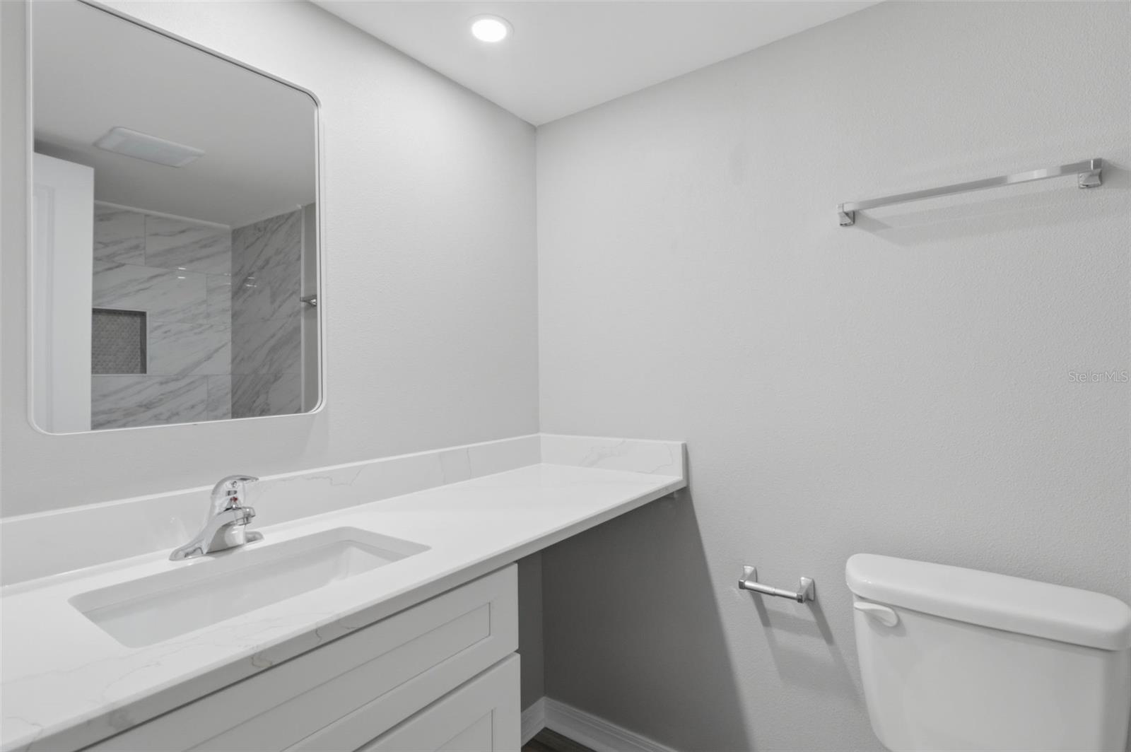 Image 15 of 28 For 4895 Bay Street Ne 110