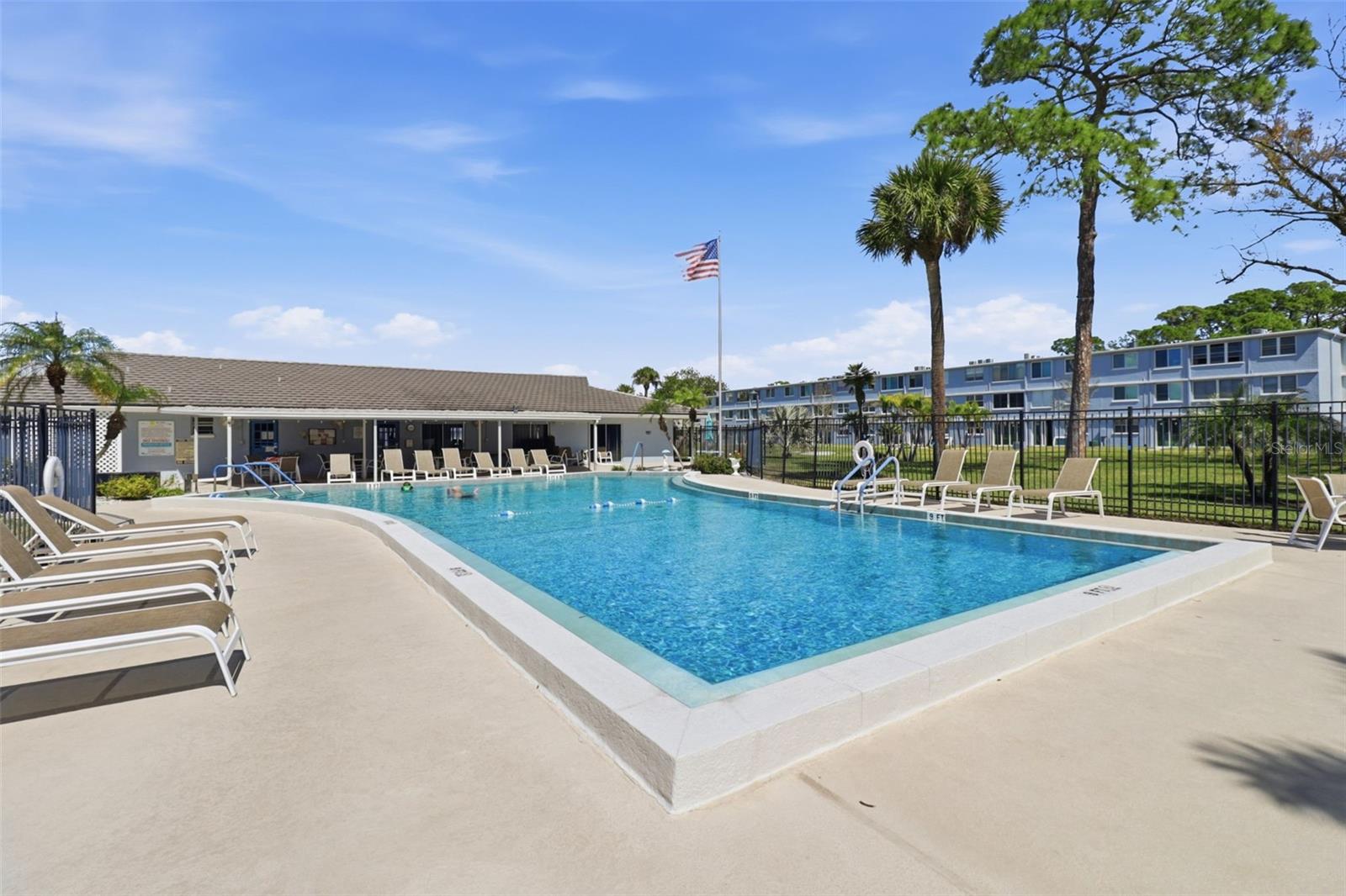 Image 26 of 28 For 4895 Bay Street Ne 110