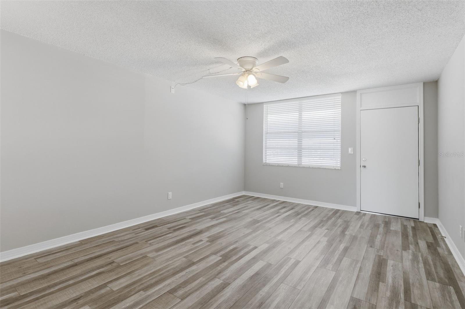 Image 7 of 28 For 4895 Bay Street Ne 110