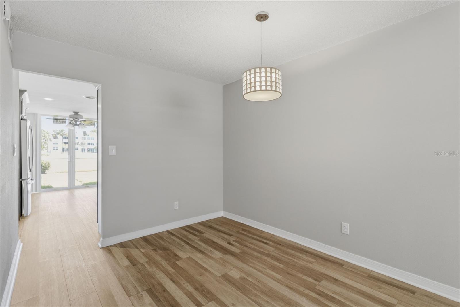 Image 8 of 28 For 4895 Bay Street Ne 110