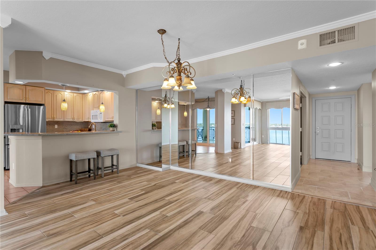 Image 17 of 54 For 4717 Dolphin Cay Lane S 507