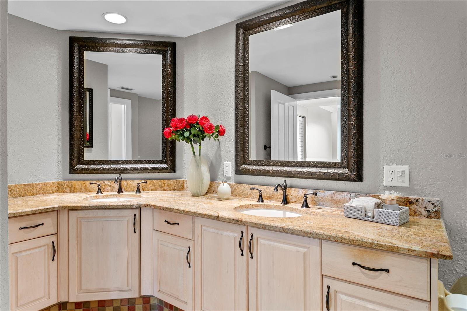 Image 27 of 54 For 4717 Dolphin Cay Lane S 507