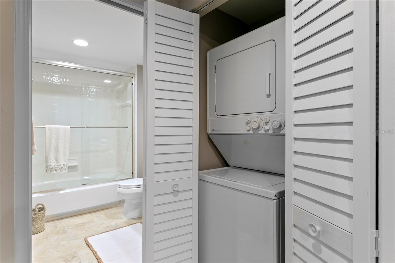 Image 32 of 54 For 4717 Dolphin Cay Lane S 507