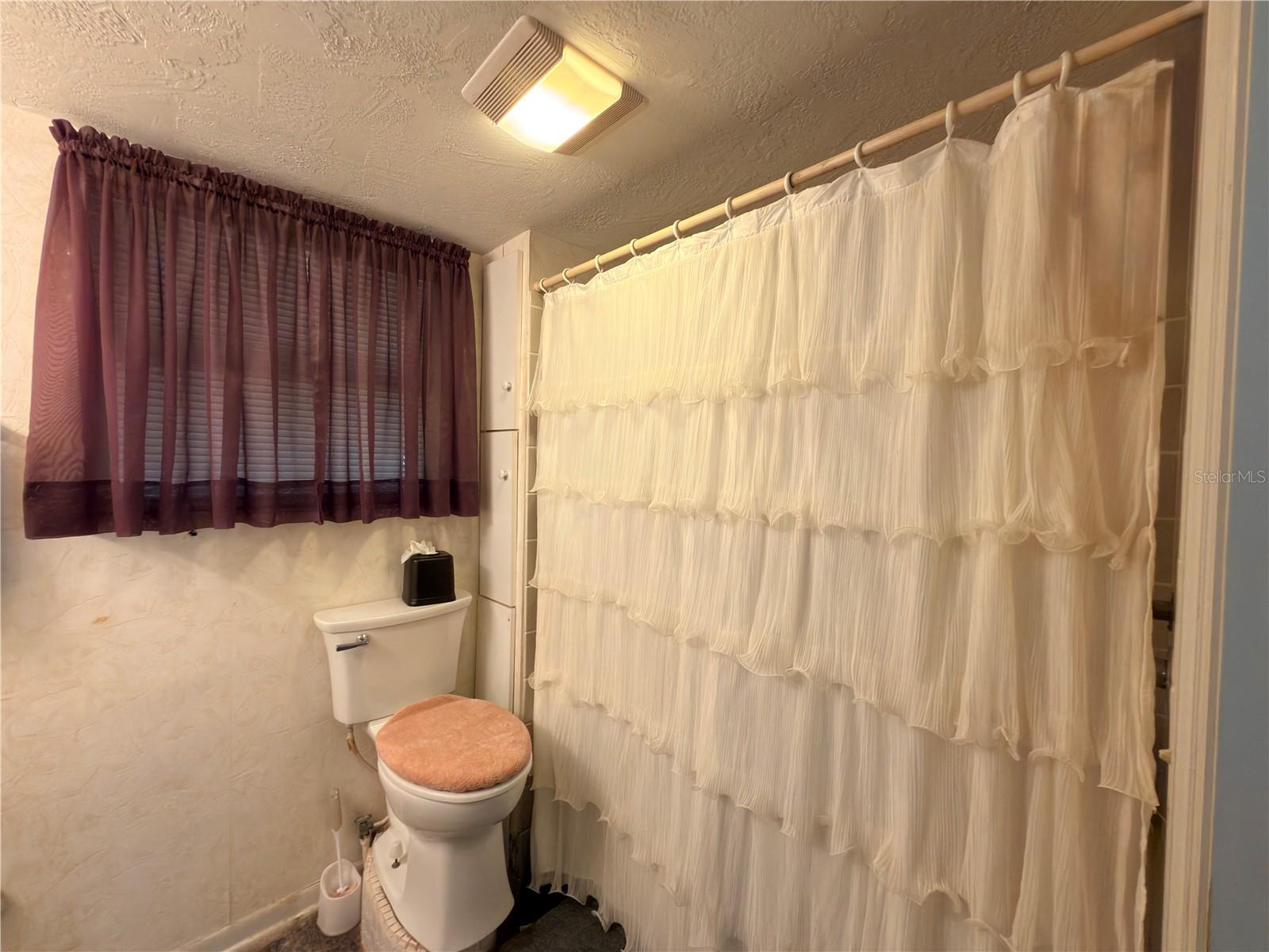 Image 12 of 23 For 6135 Oneida Street