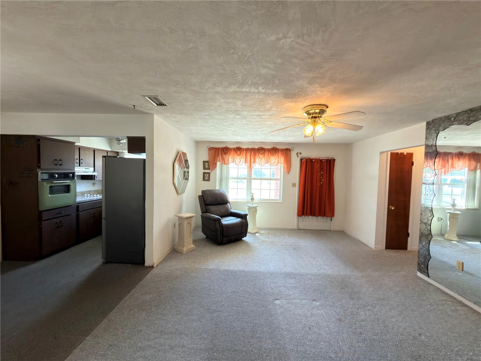 Image 14 of 23 For 6135 Oneida Street