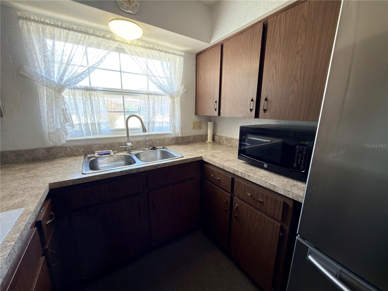 Image 5 of 23 For 6135 Oneida Street