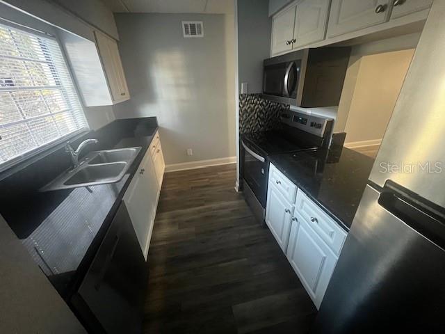 Image 24 of 36 For 120 Church Avenue 111