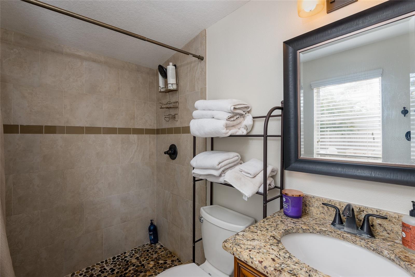 Image 18 of 27 For 2407 Harold Avenue