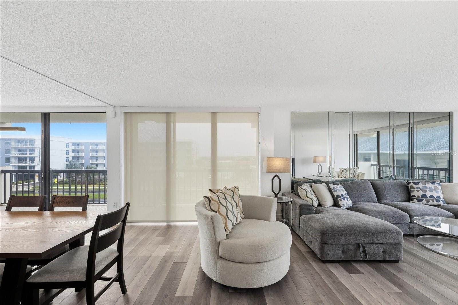 Image 14 of 31 For 400 Island Way 312