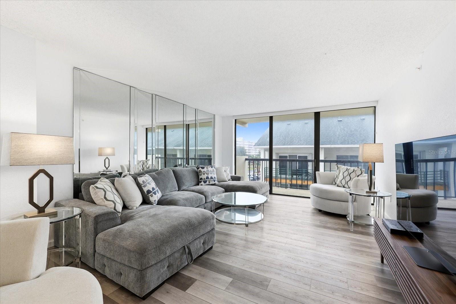 Image 20 of 31 For 400 Island Way 312