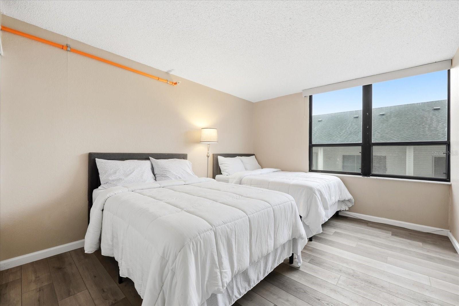 Image 22 of 31 For 400 Island Way 312