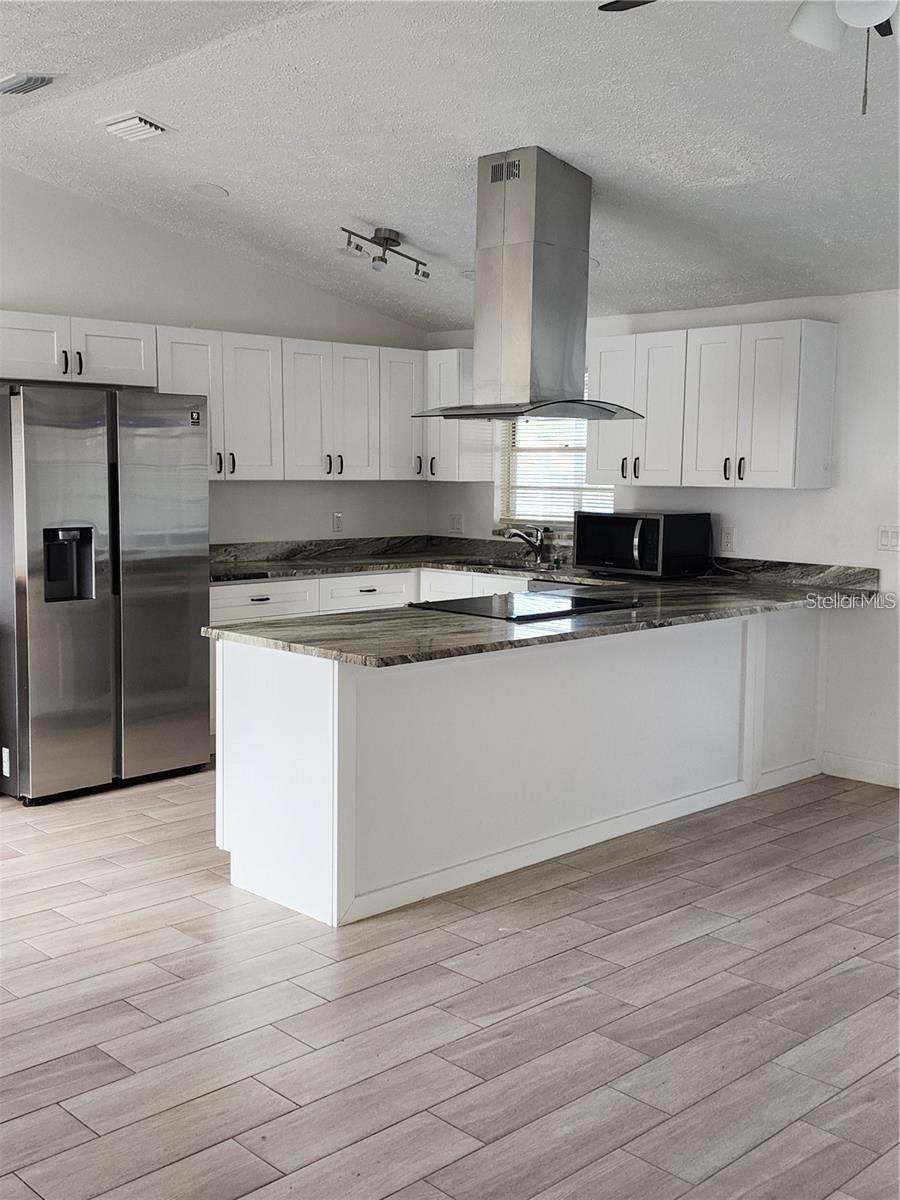 Listing photo id 1 for 3244 Fox Lake Drive