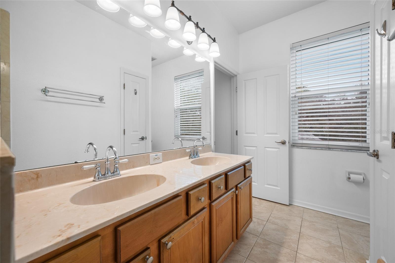 Image 46 of 52 For 11560 Fountainhead Drive