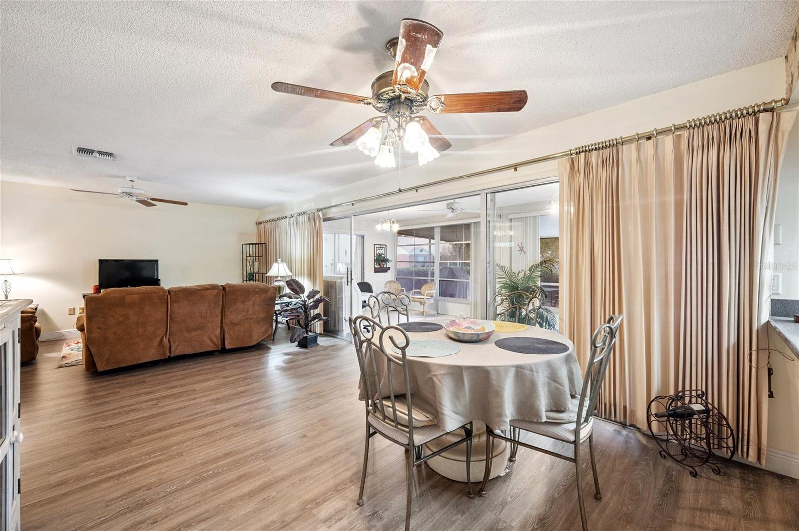 Image 11 of 42 For 4712 Coachmen Road