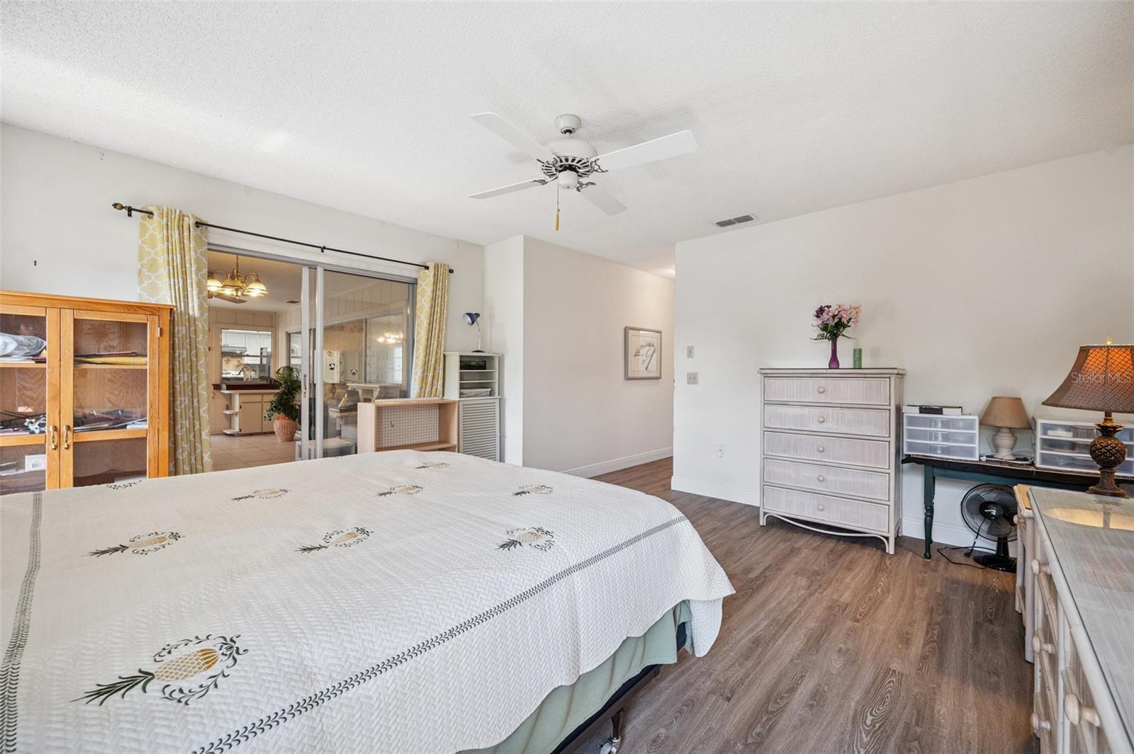 Image 24 of 42 For 4712 Coachmen Road