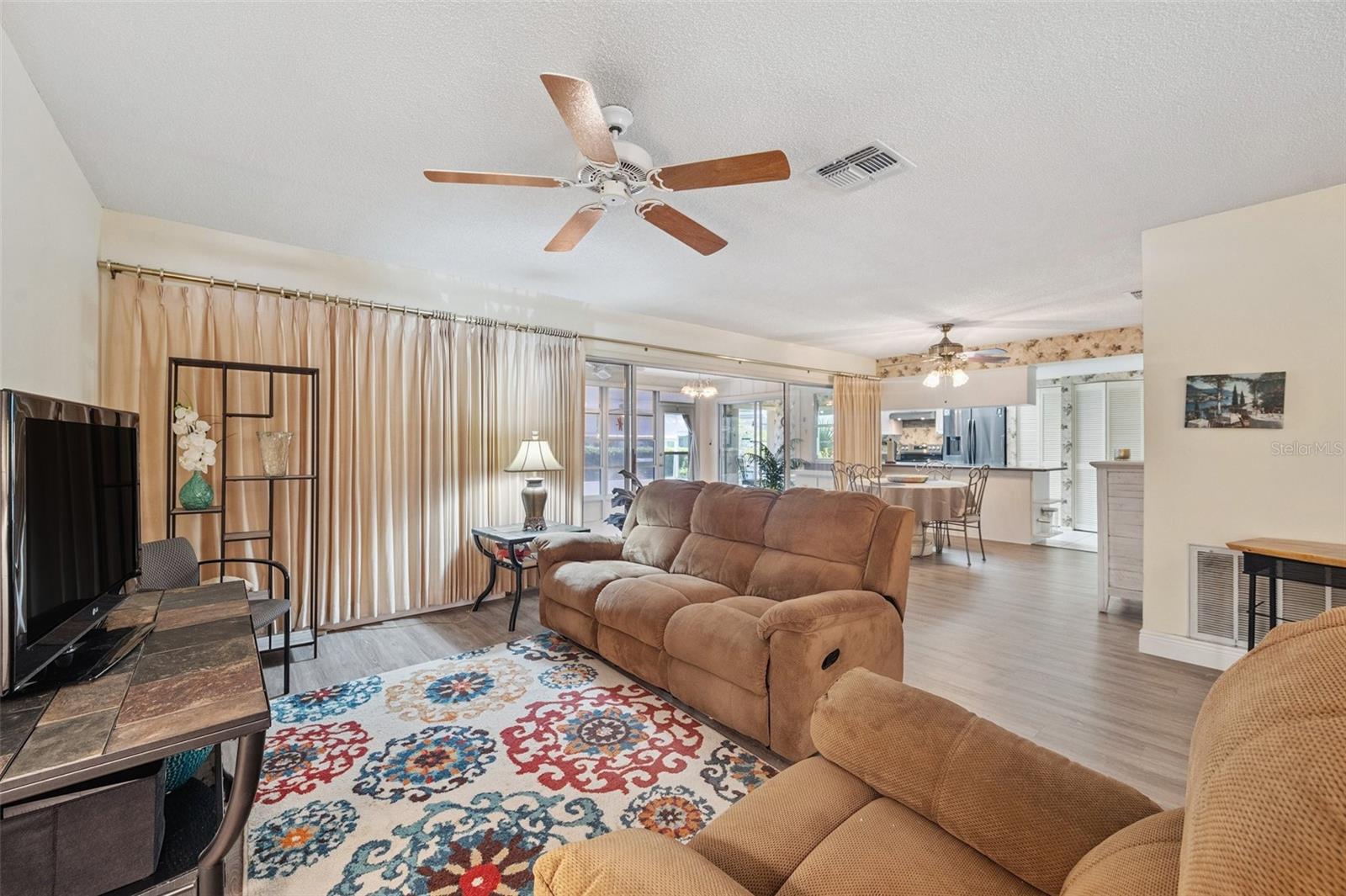 Image 7 of 42 For 4712 Coachmen Road