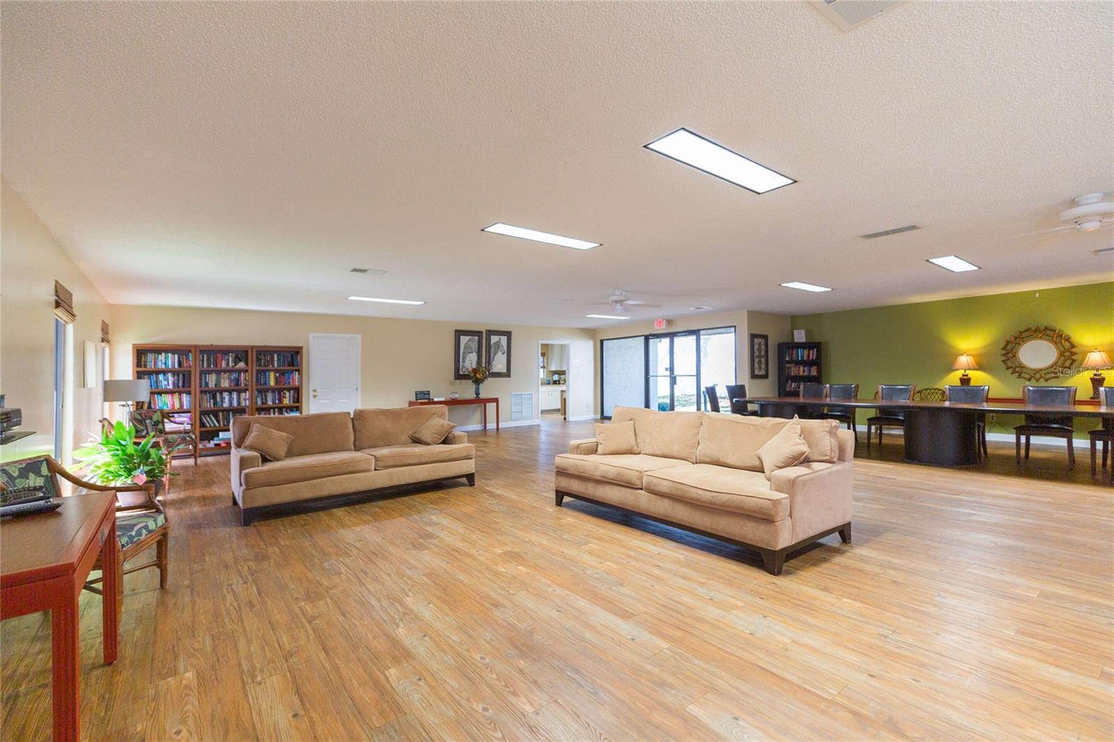 Image 19 of 22 For 4513 Oak Drive Q62a