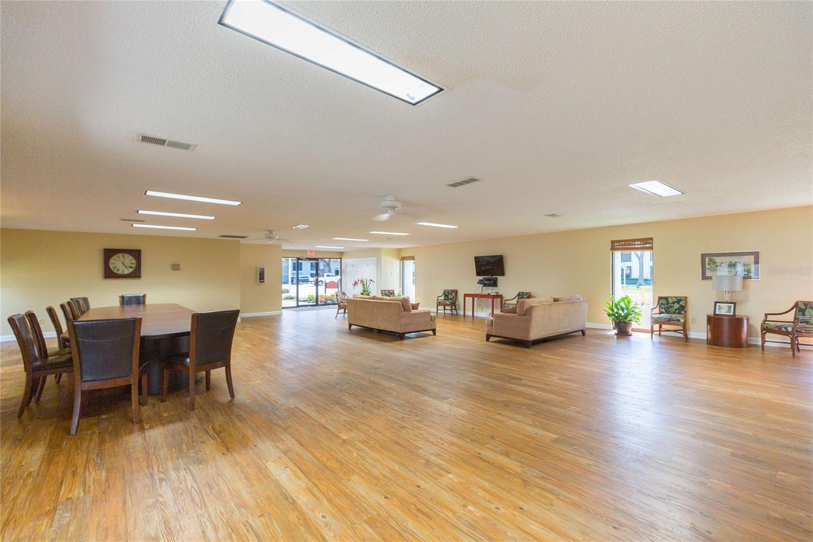 Image 20 of 22 For 4513 Oak Drive Q62a