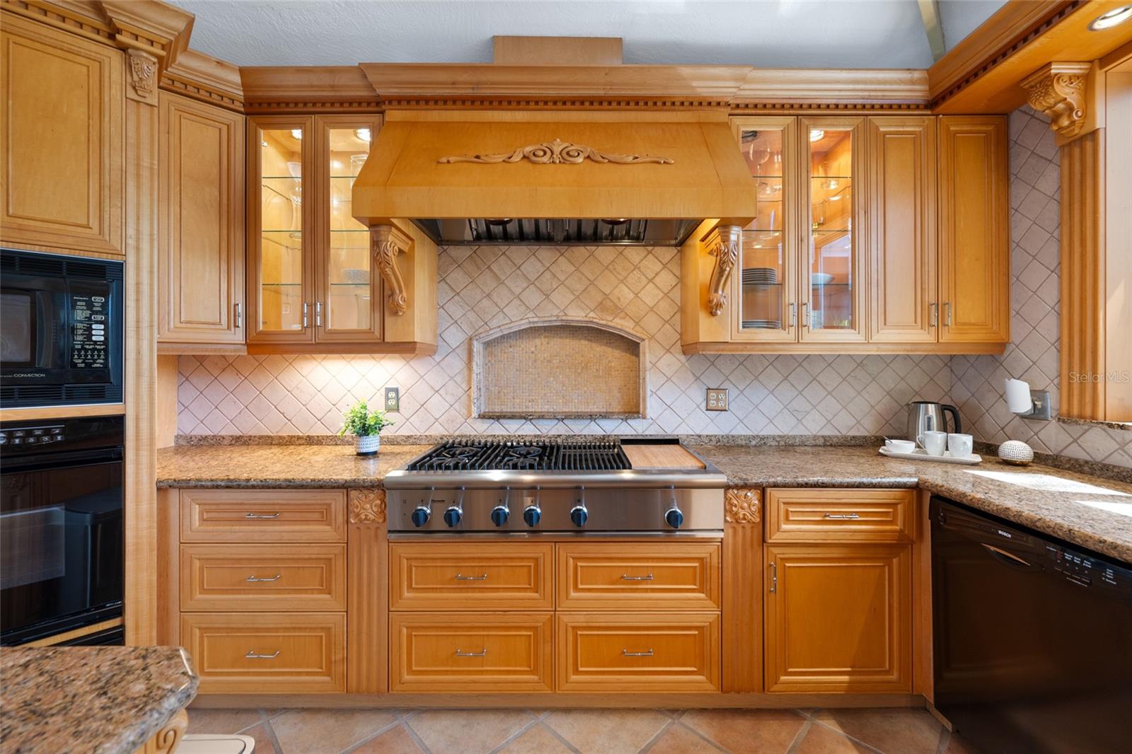 Image 13 of 76 For 205 25th Avenue Ne