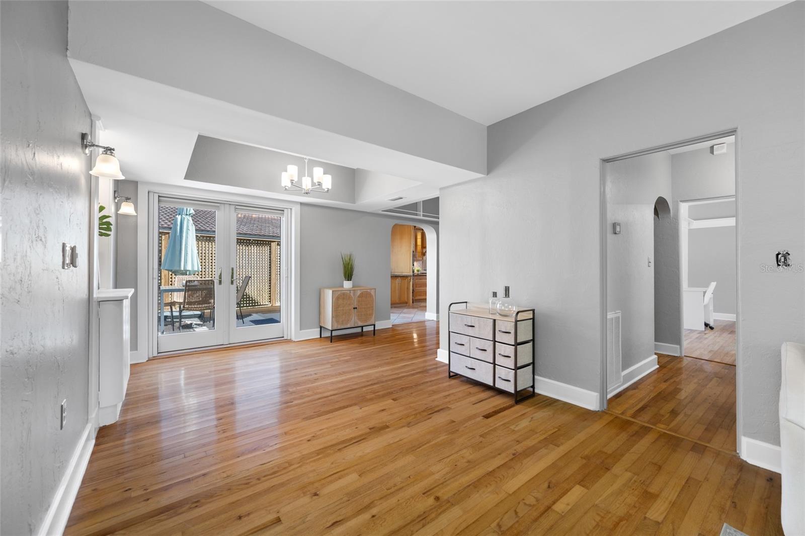 Image 21 of 76 For 205 25th Avenue Ne