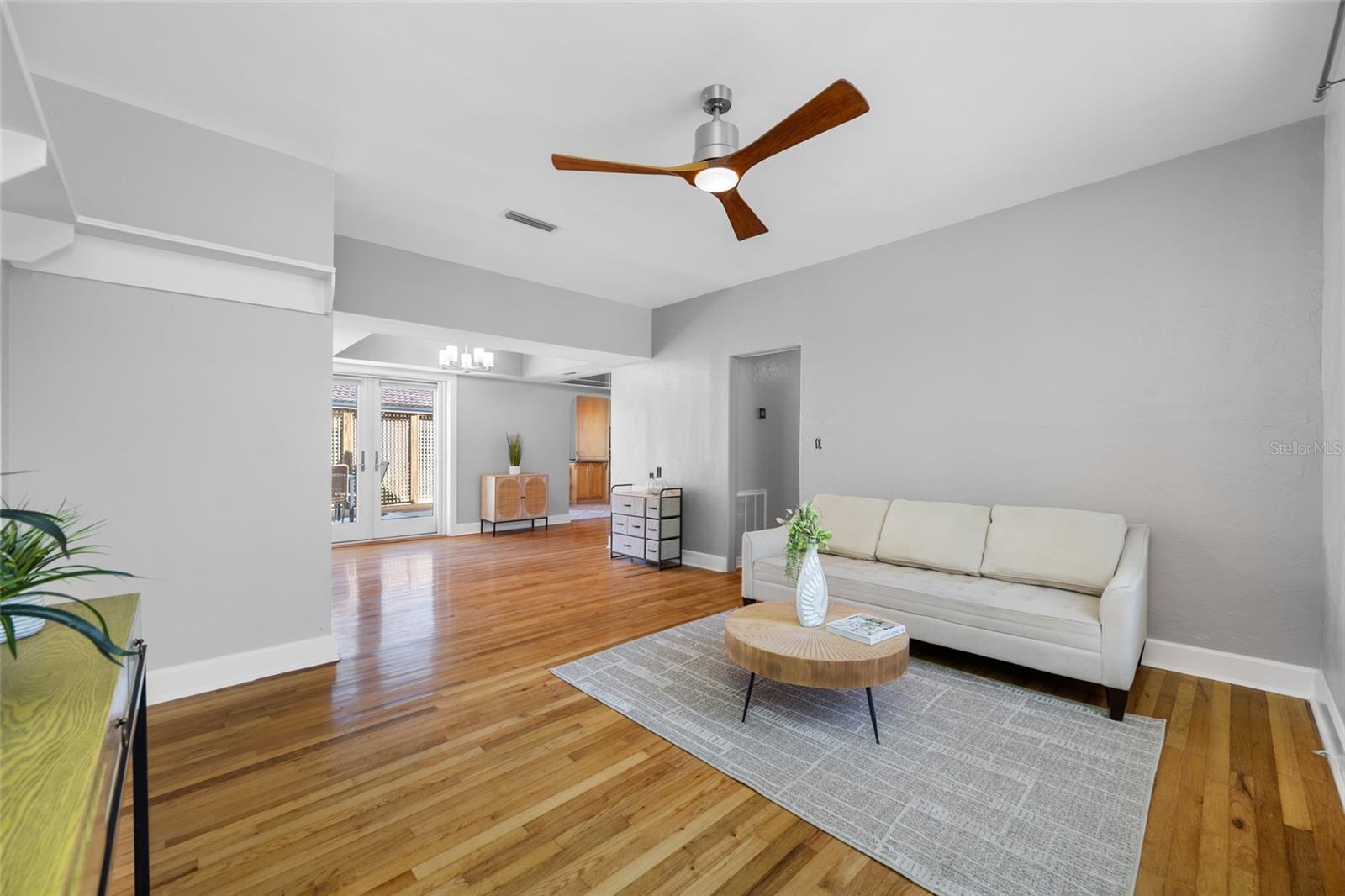 Image 29 of 76 For 205 25th Avenue Ne