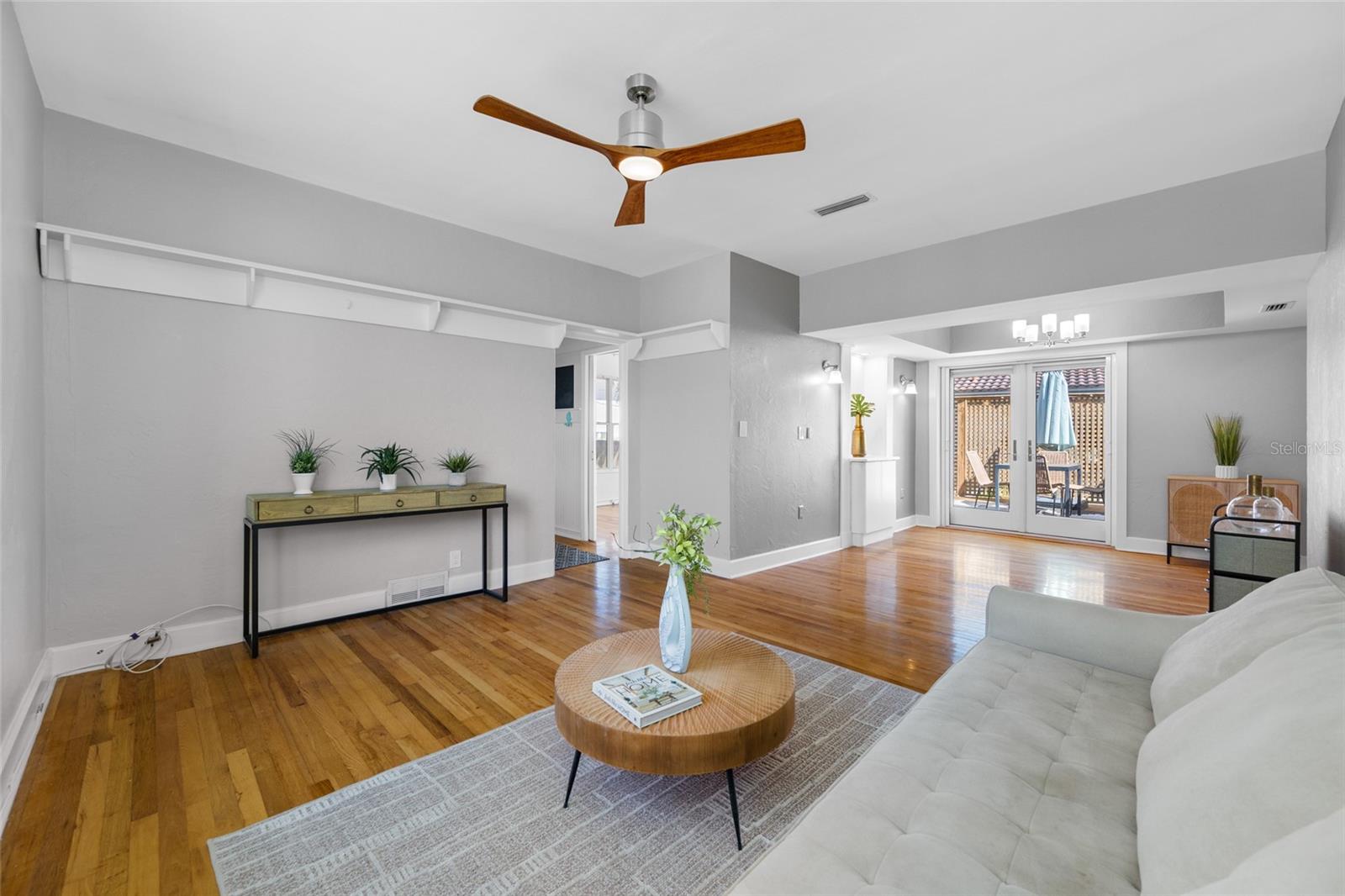 Image 30 of 76 For 205 25th Avenue Ne