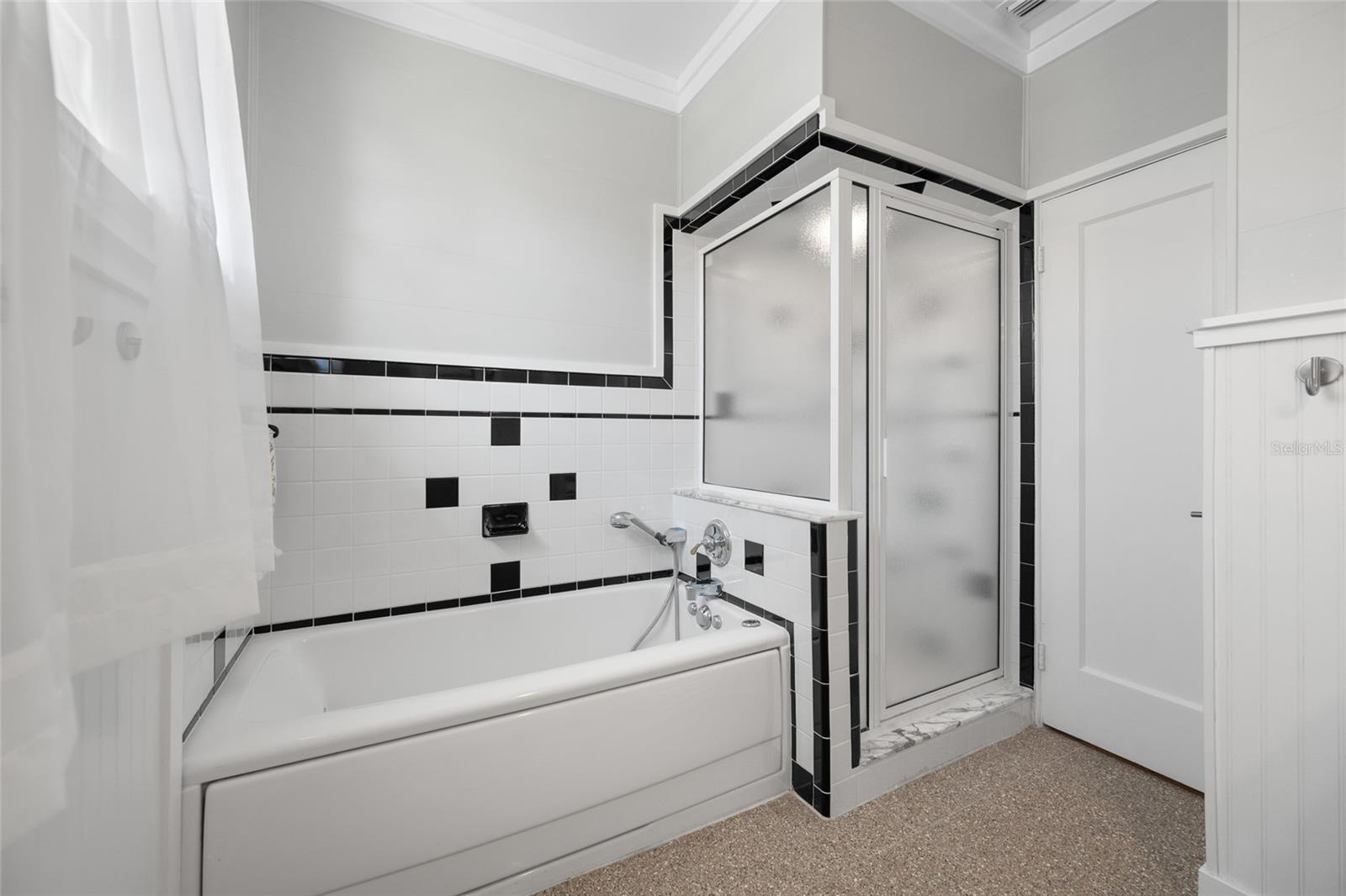 Image 38 of 76 For 205 25th Avenue Ne