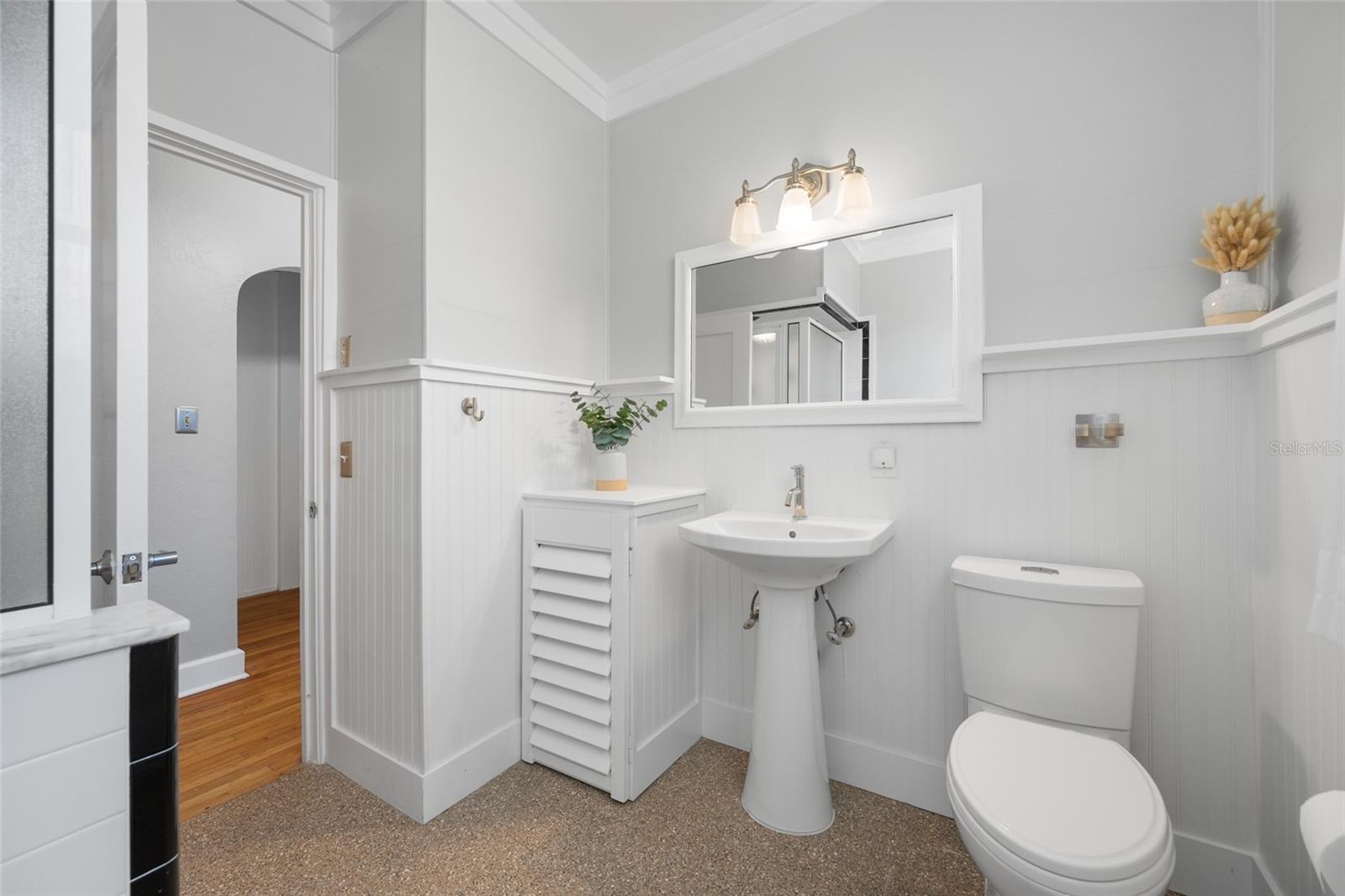 Image 39 of 76 For 205 25th Avenue Ne