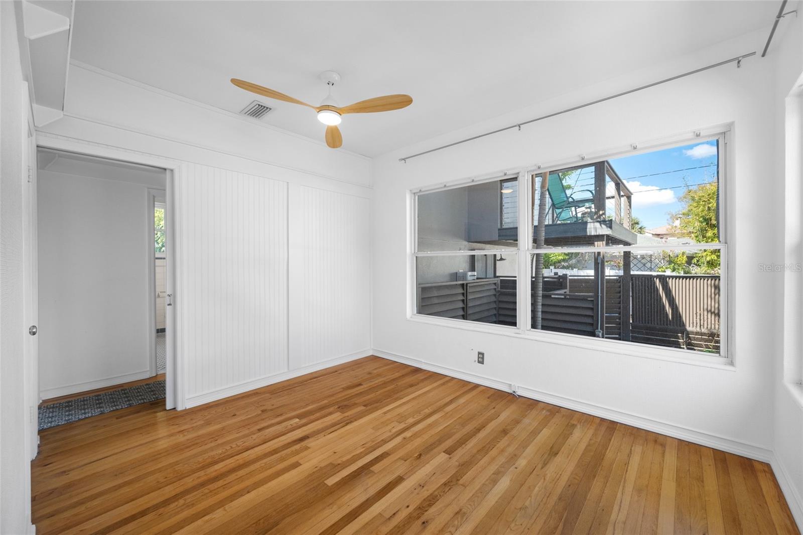 Image 47 of 76 For 205 25th Avenue Ne