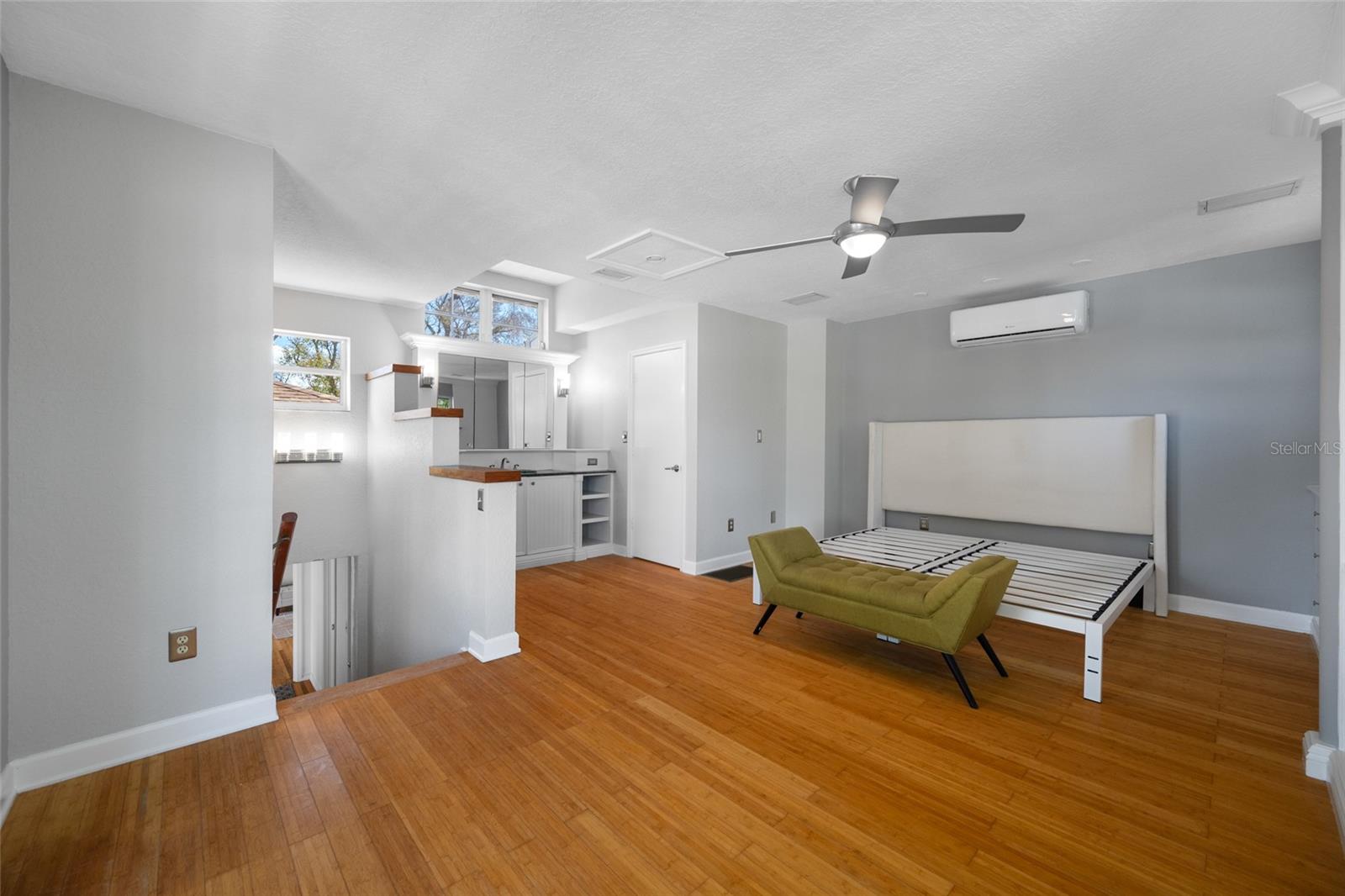 Image 52 of 76 For 205 25th Avenue Ne