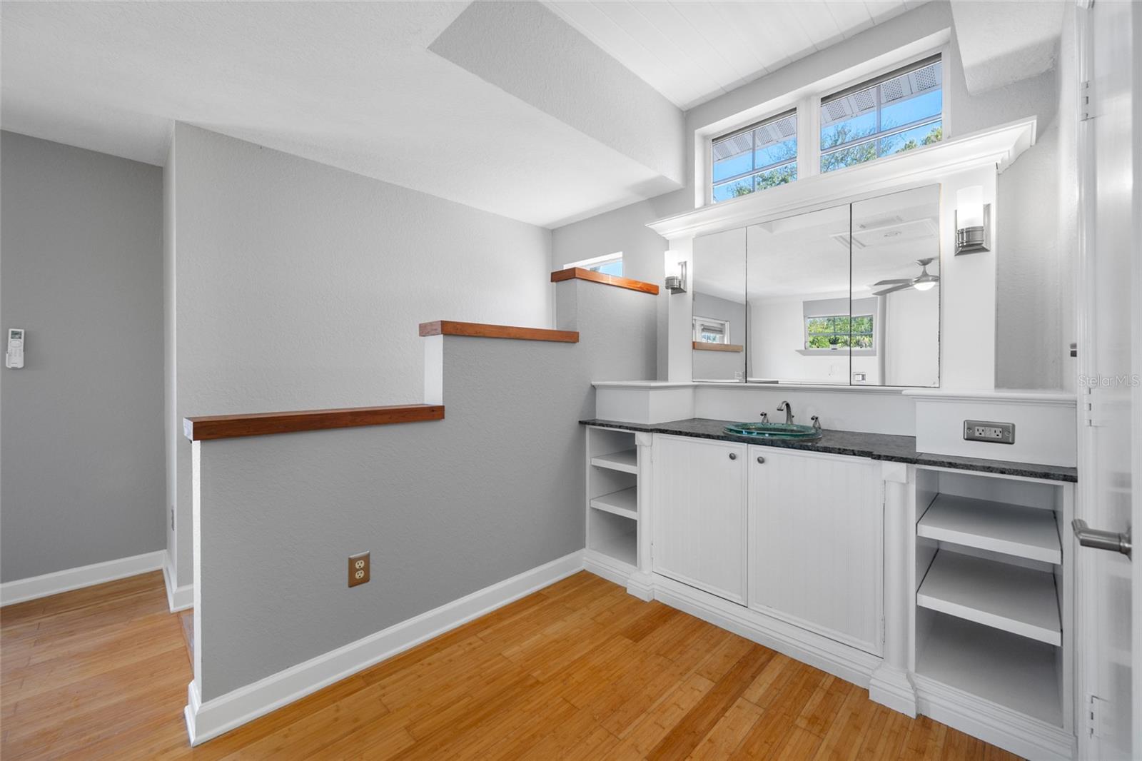 Image 54 of 76 For 205 25th Avenue Ne