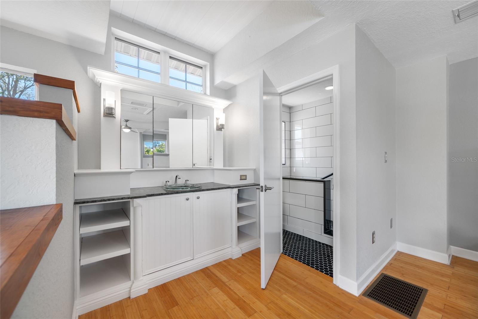 Image 55 of 76 For 205 25th Avenue Ne