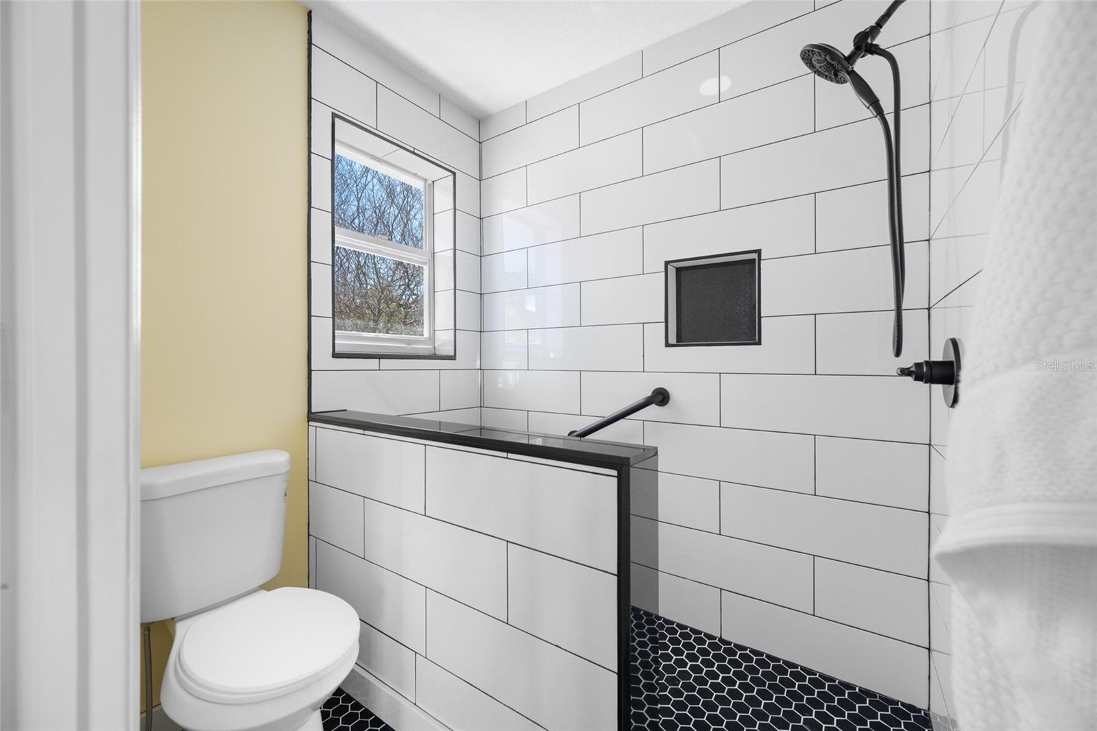 Image 56 of 76 For 205 25th Avenue Ne