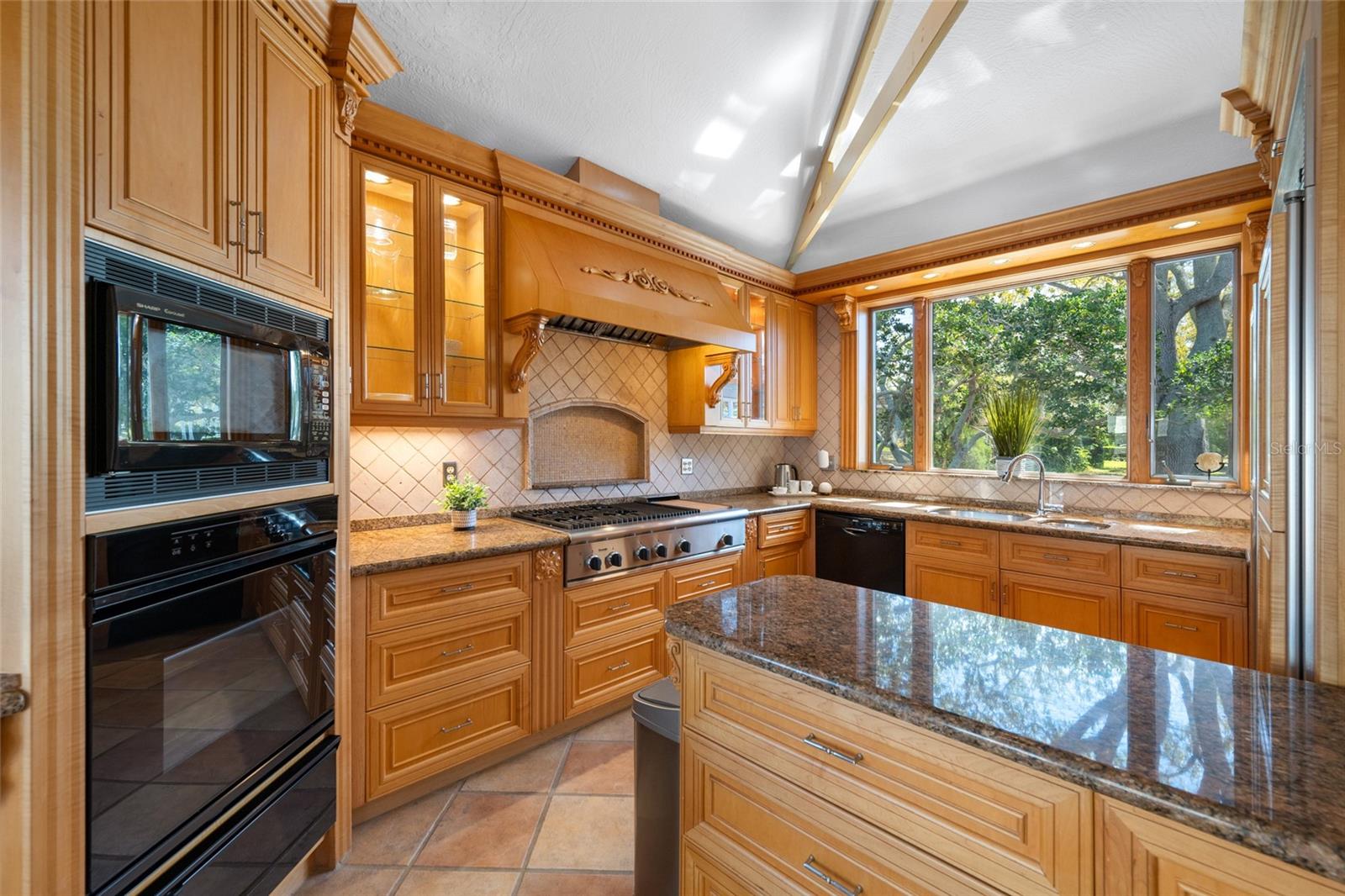 Image 8 of 76 For 205 25th Avenue Ne