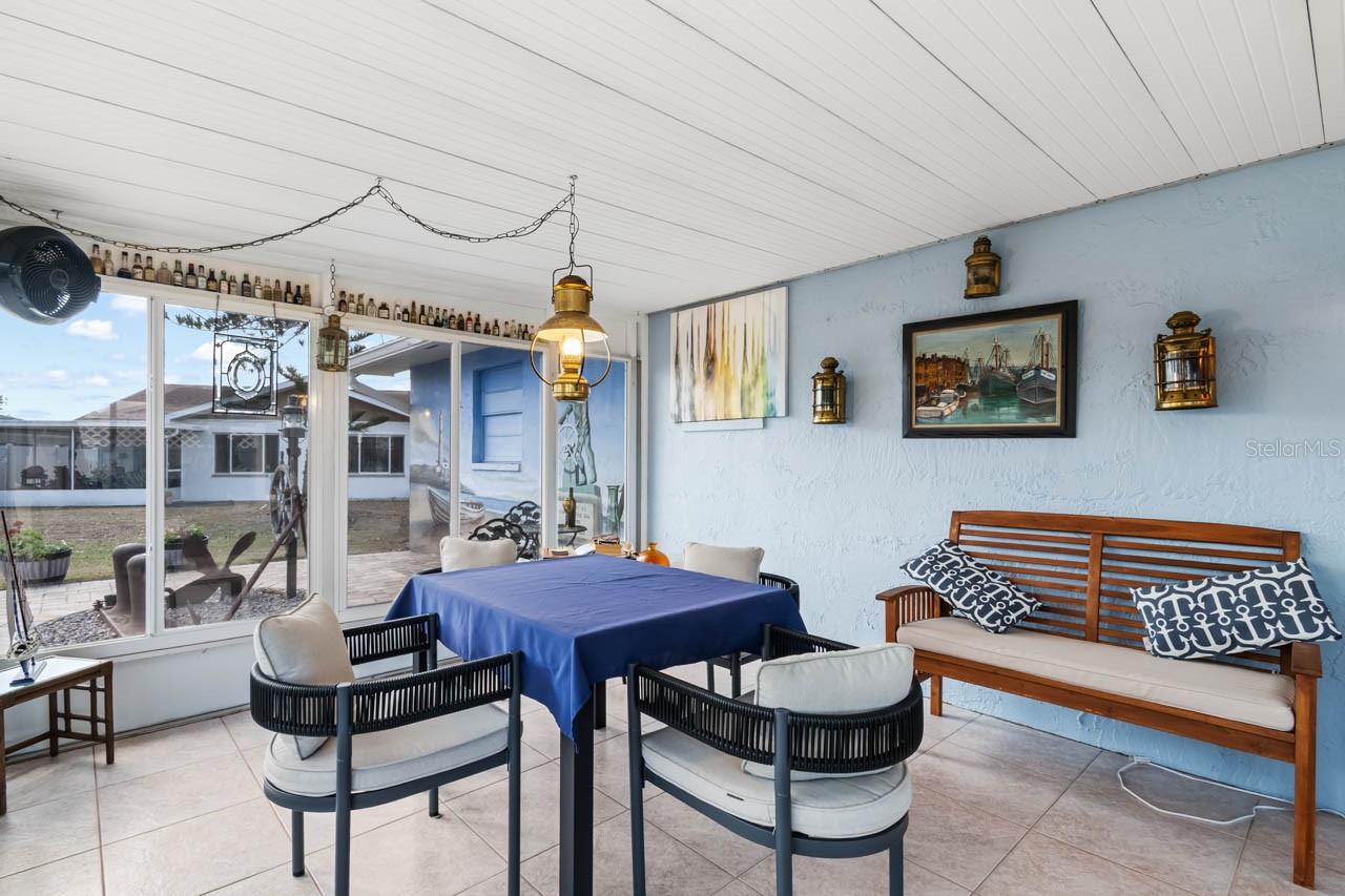 Image 15 of 34 For 1728 Coco Palm Circle