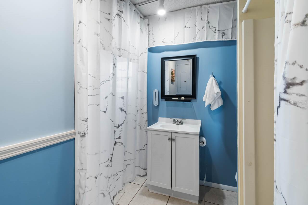 Image 17 of 34 For 1728 Coco Palm Circle