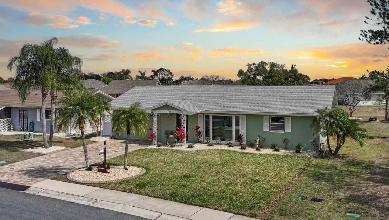 Image 32 of 34 For 1728 Coco Palm Circle