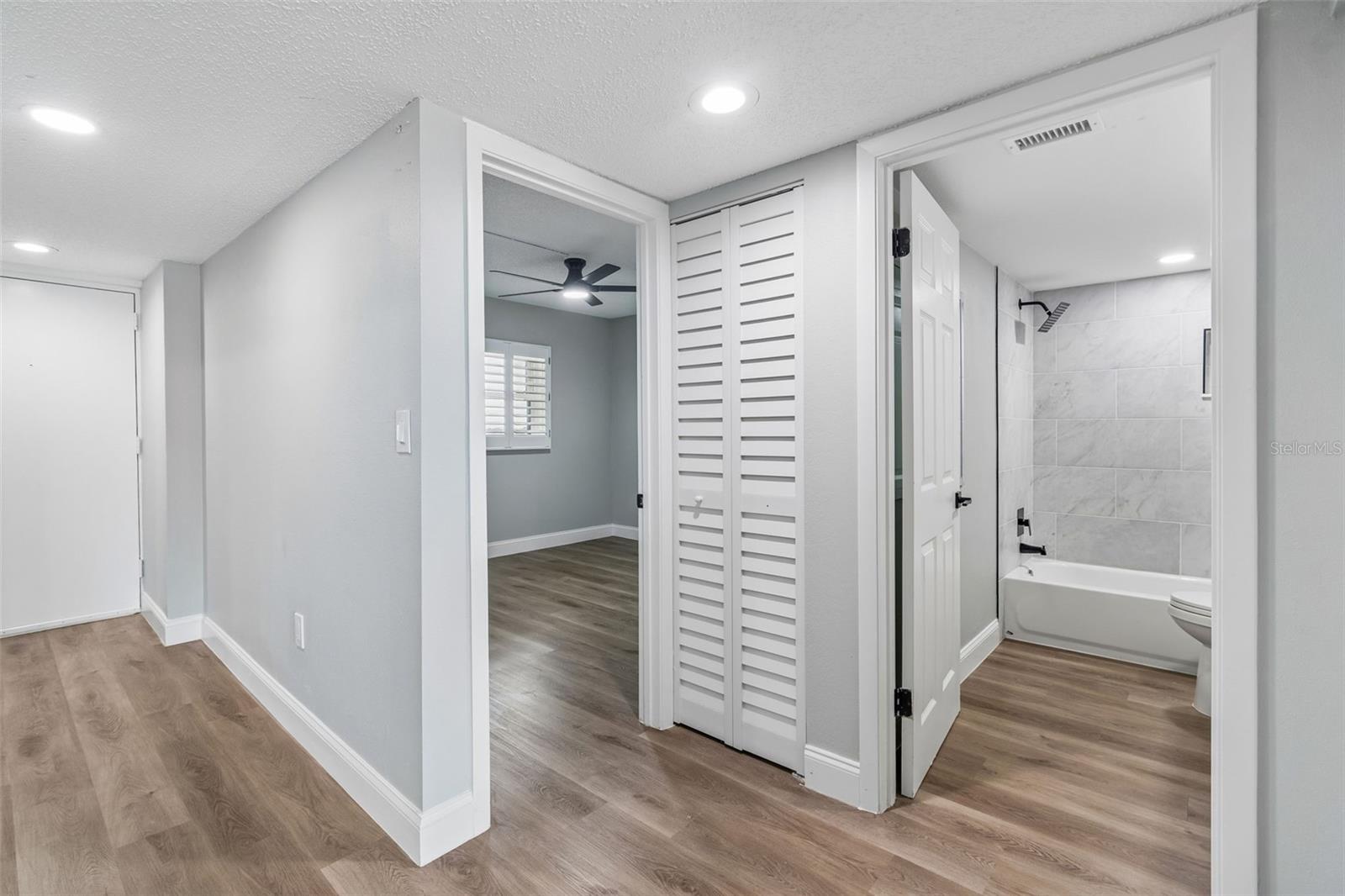 Image 17 of 49 For 7050 Sunset Drive S 605