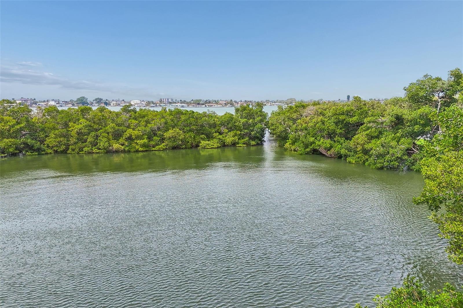 Image 27 of 49 For 7050 Sunset Drive S 605