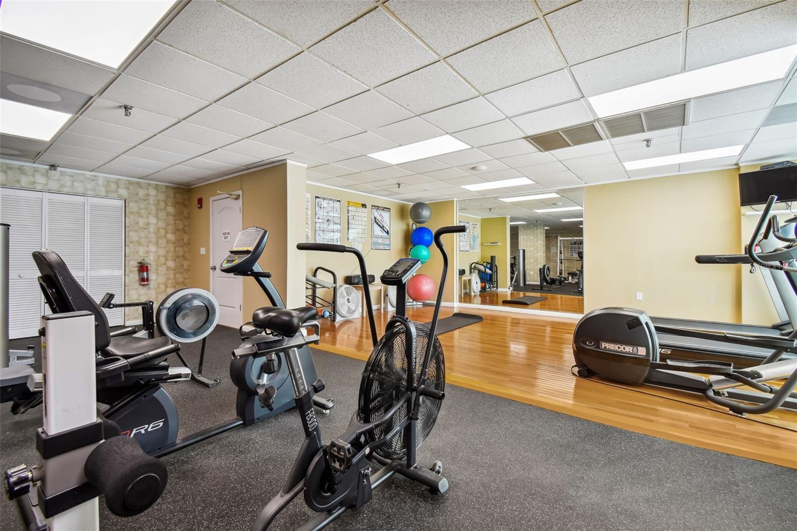 Image 40 of 49 For 7050 Sunset Drive S 605