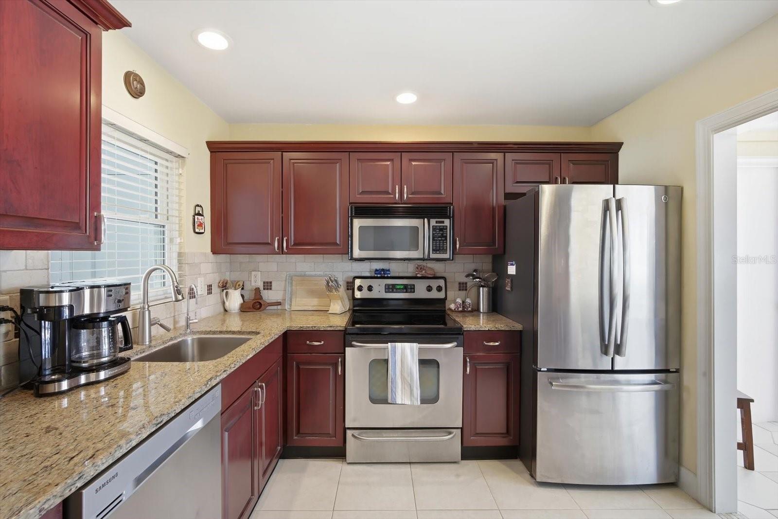 Image 11 of 24 For 2320 Aquabluff Place V274