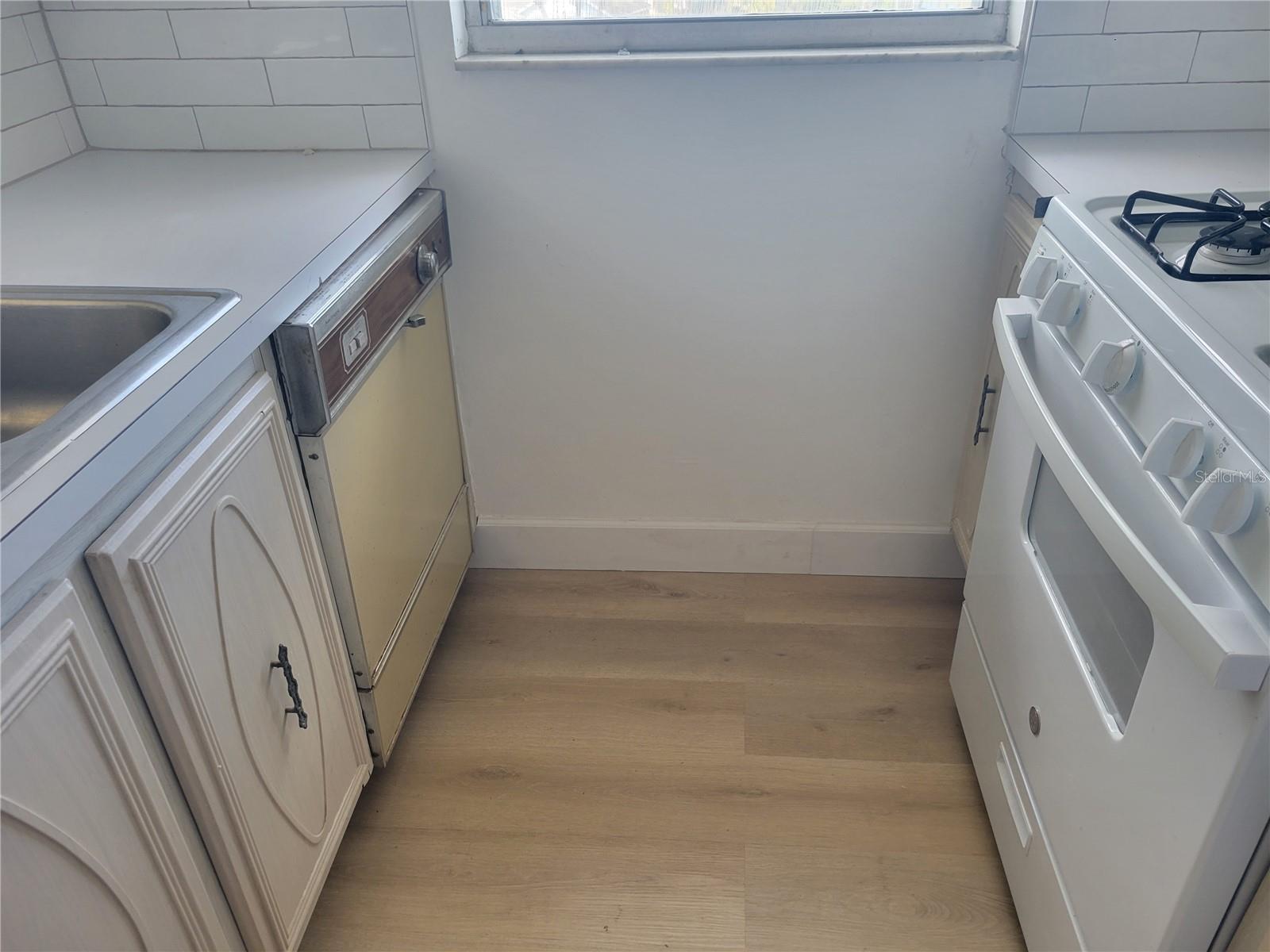 Image 16 of 32 For 9950 62nd Terrace N 404