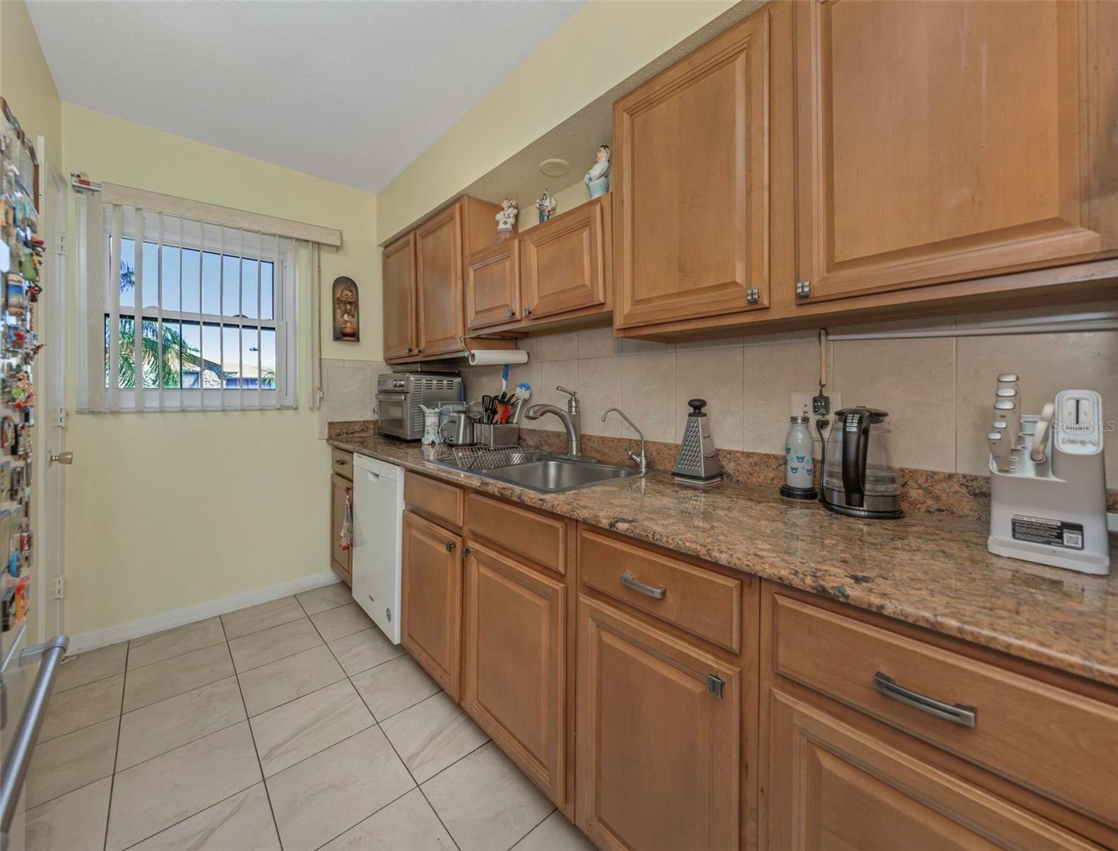 Image 5 of 24 For 6976 Sunset Drive S 6976