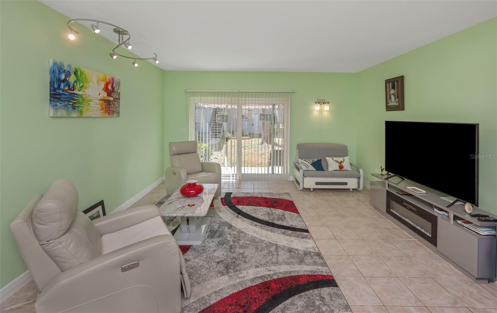 Image 6 of 24 For 6976 Sunset Drive S 6976